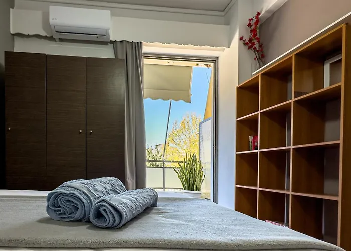 Downtown Golden Apartment