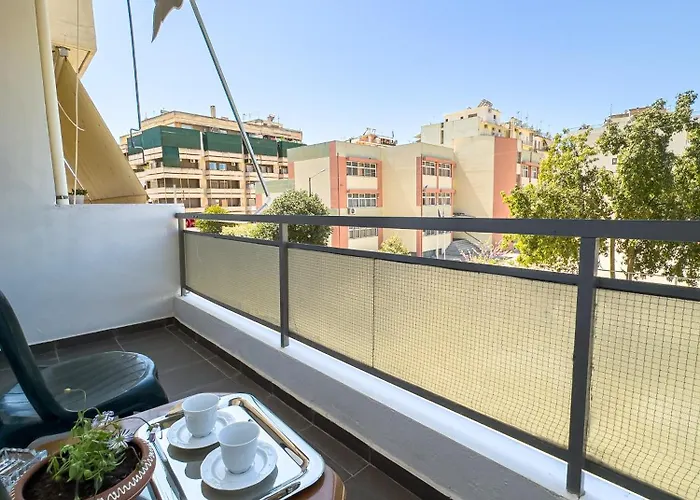 Downtown Golden Apartment