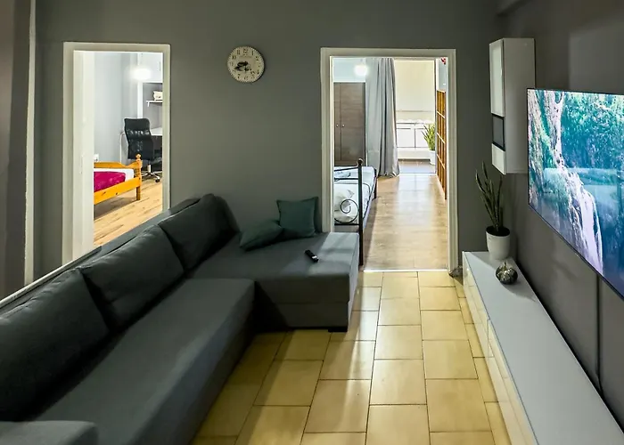 Downtown Golden Apartment